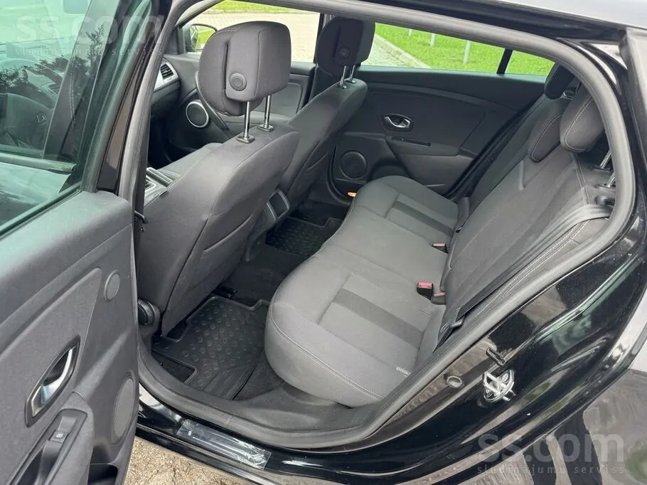 Renault Megane 2011 photo 4
