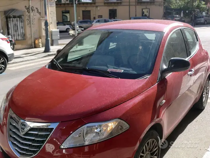 Lancia Ypsilon