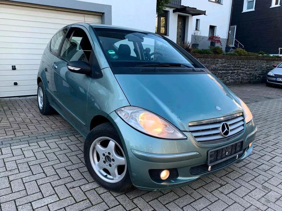 Mercedes-Benz A200