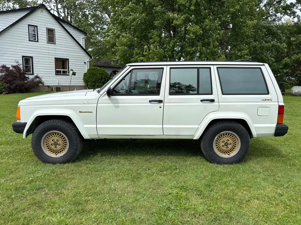 Jeep Cherokee 1989 photo 2
