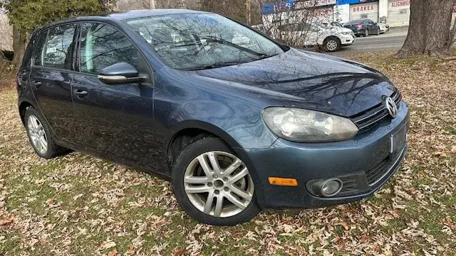Volkswagen Golf 2012 photo 2