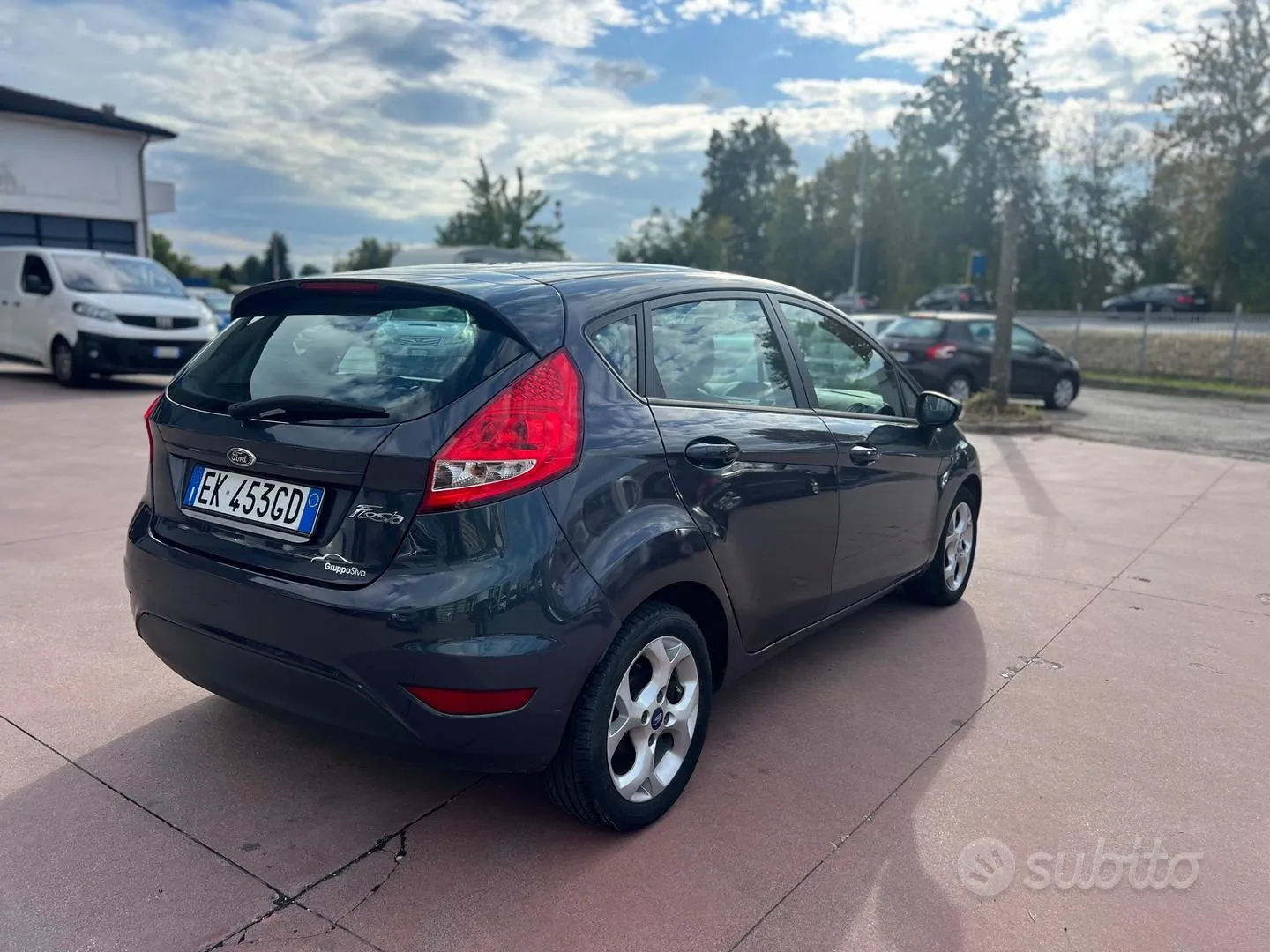 Ford Fiesta 2011 photo 4