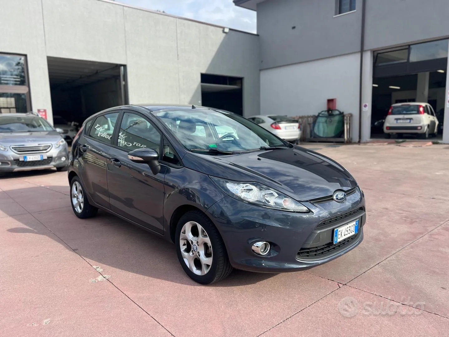 Ford Fiesta 2011 photo 3