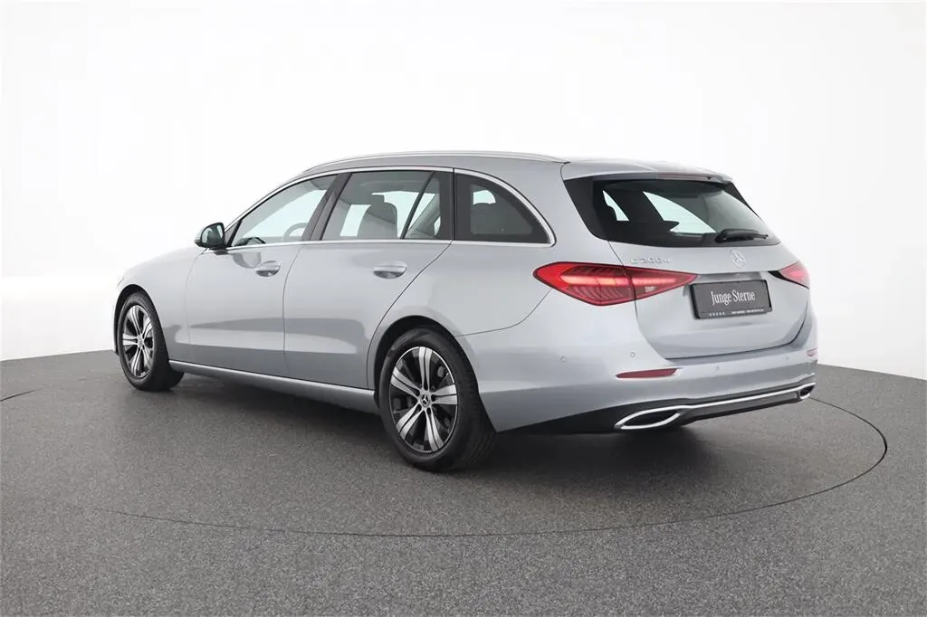 Mercedes-Benz C-Class 2023 photo 3