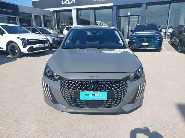 Peugeot 208 2025 photo 2