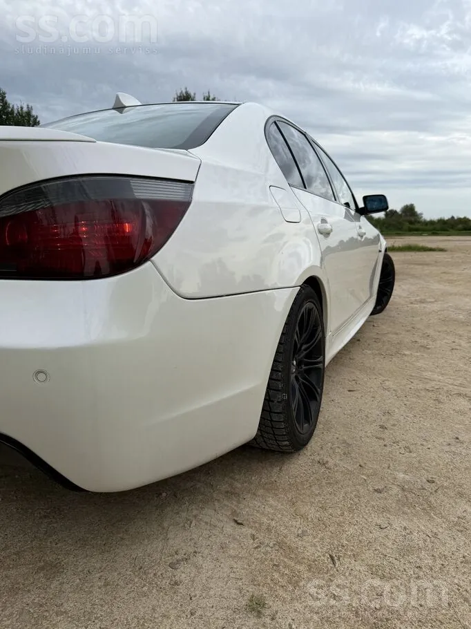 BMW E60 2006 photo 5
