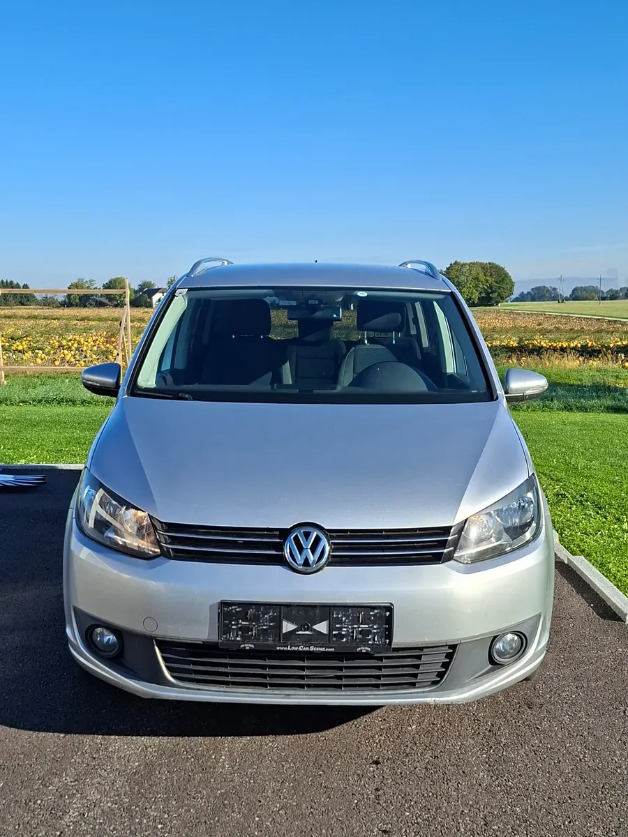 Volkswagen Touran 2014 photo 2