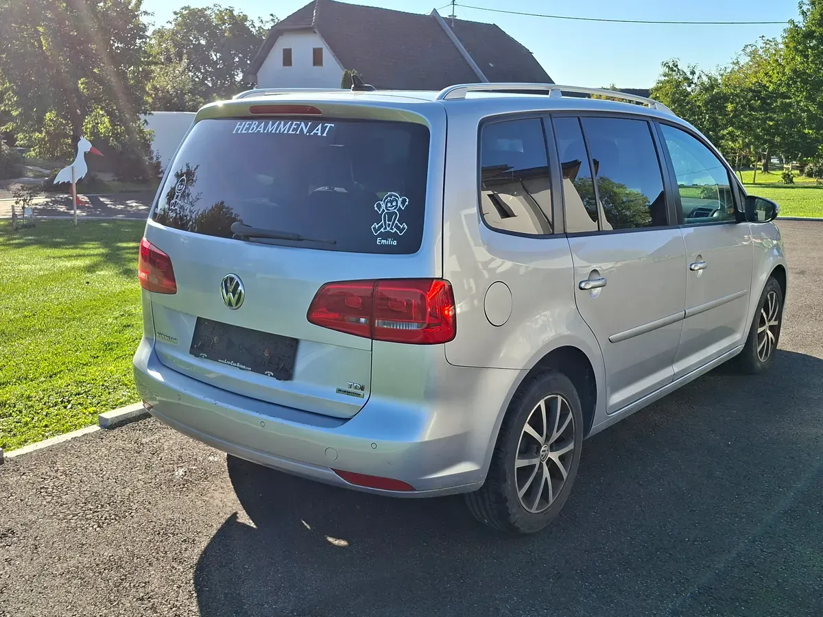 Volkswagen Touran 2014 photo 3