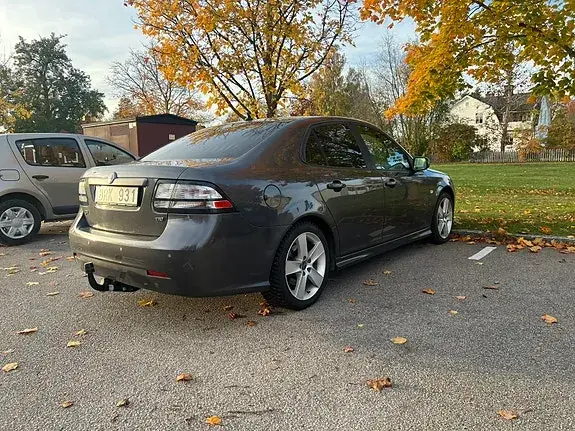 Saab 9-3 2011 photo 3