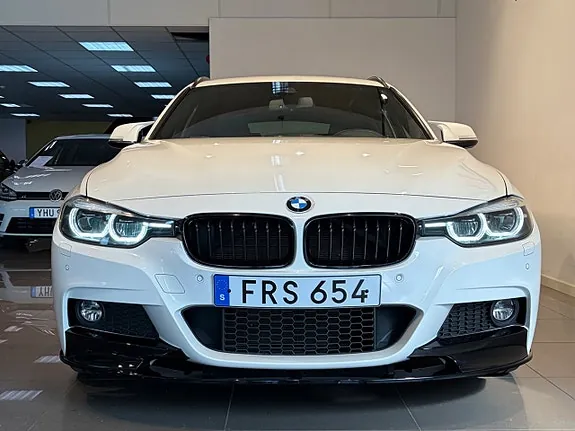 BMW 320I 2018 photo 2
