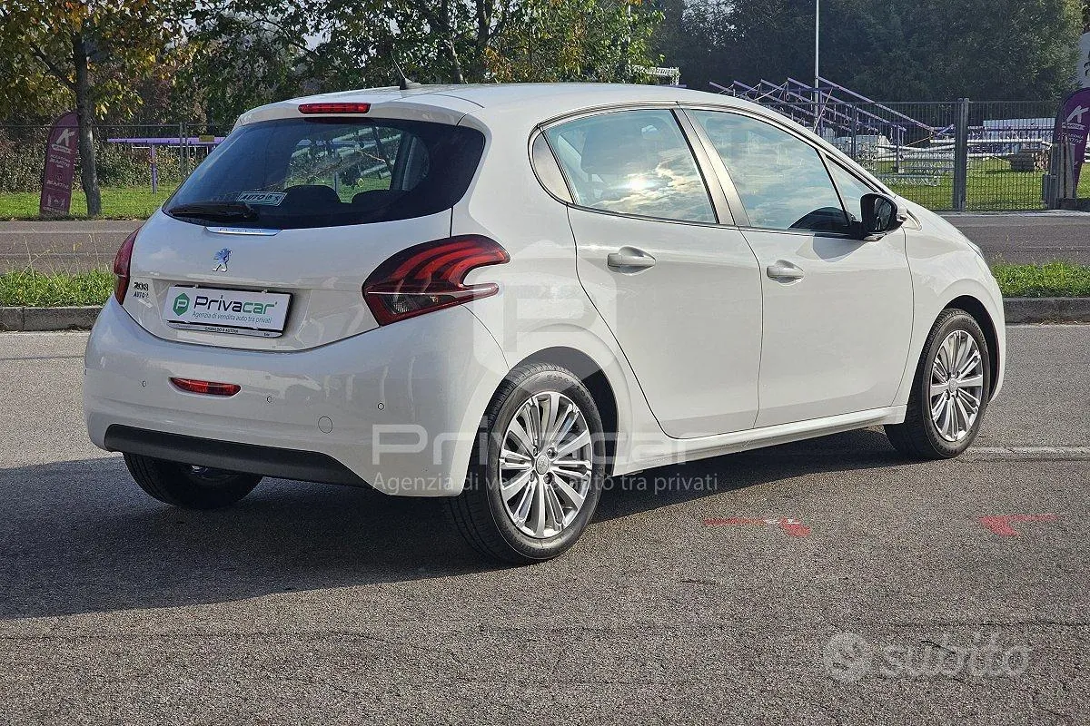 Peugeot 208 2019 photo 5
