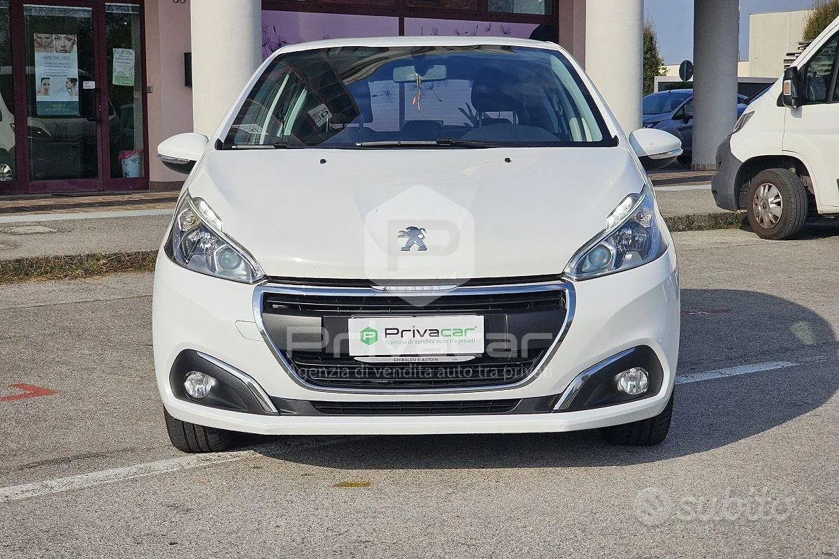 Peugeot 208 2019 photo 2