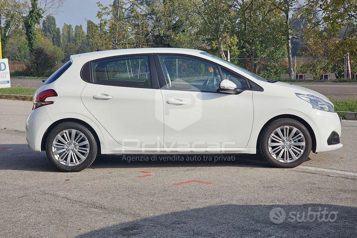 Peugeot 208 2019 photo 4