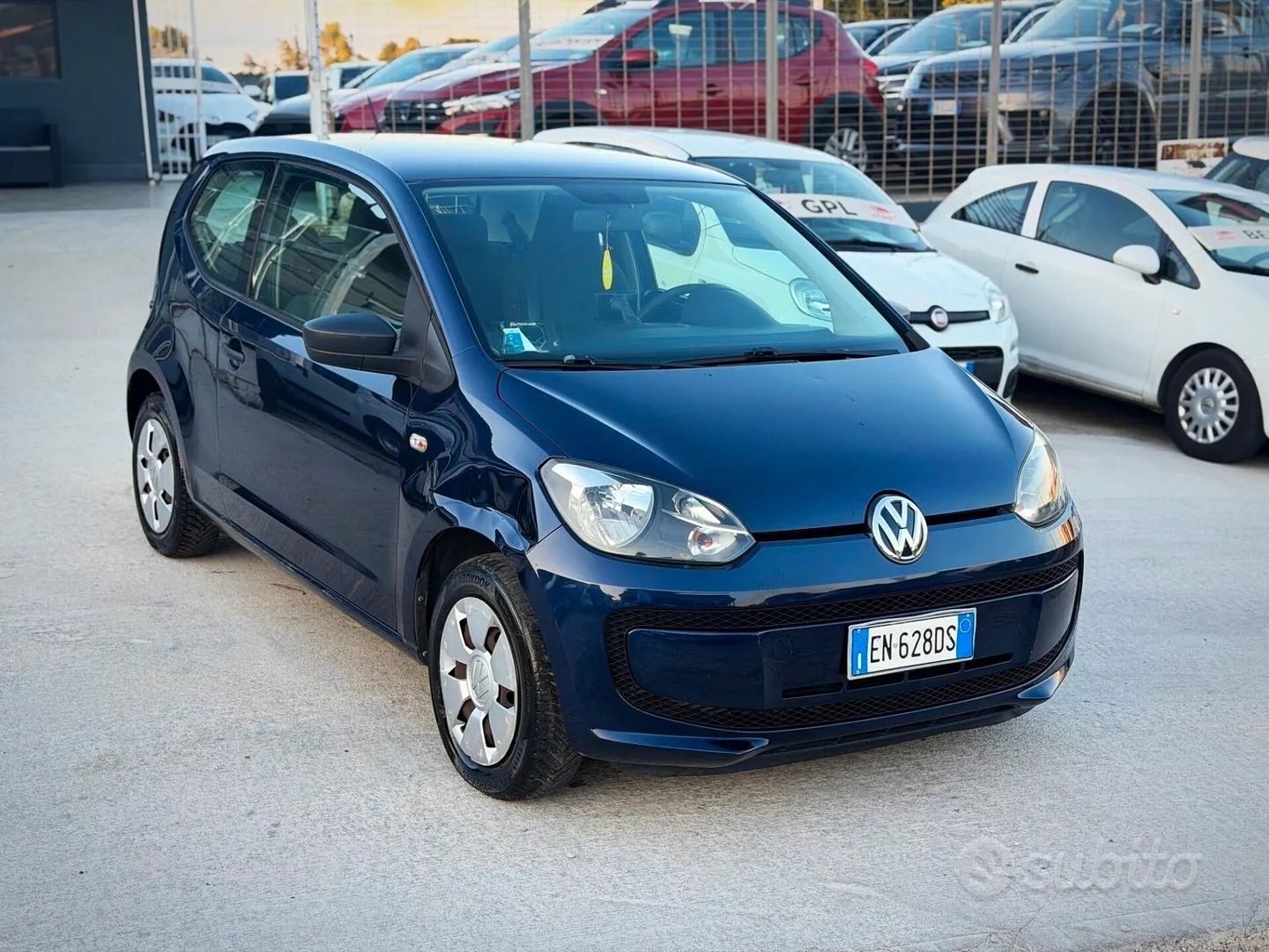 Volkswagen Up 2012 photo 2