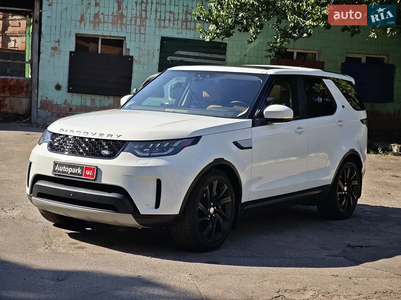 Land Rover Discovery 2017 photo 3