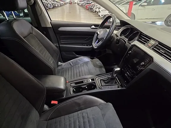 Volkswagen Passat 2021 photo 4