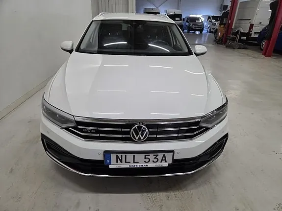 Volkswagen Passat 2021 photo 2
