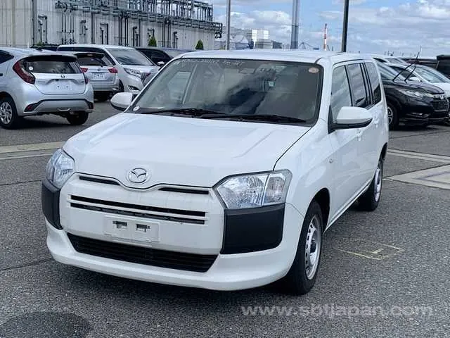 Mazda Familia Van 2021 photo 2