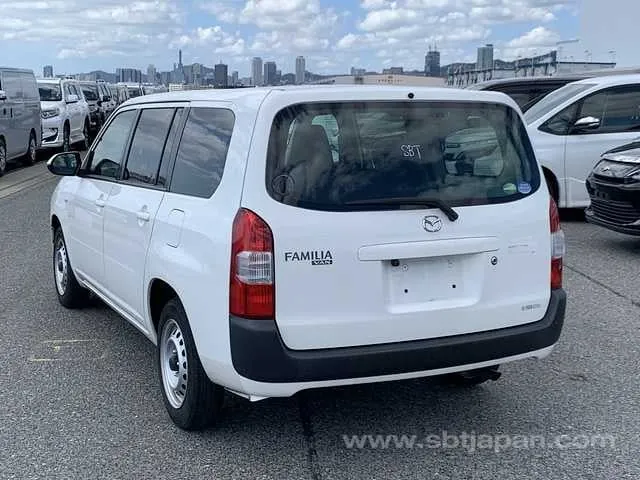 Mazda Familia Van 2021 photo 3