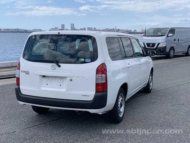 Mazda Familia Van 2021 photo 4