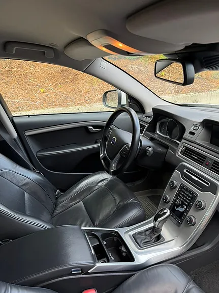 Volvo V70 2014 photo 2