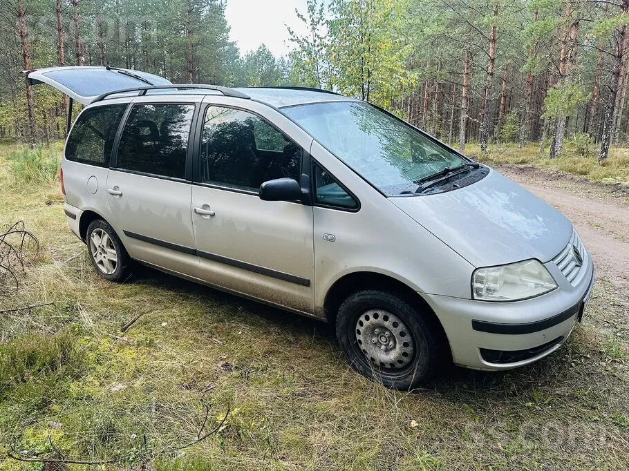 Volkswagen Sharan 2002 photo 3