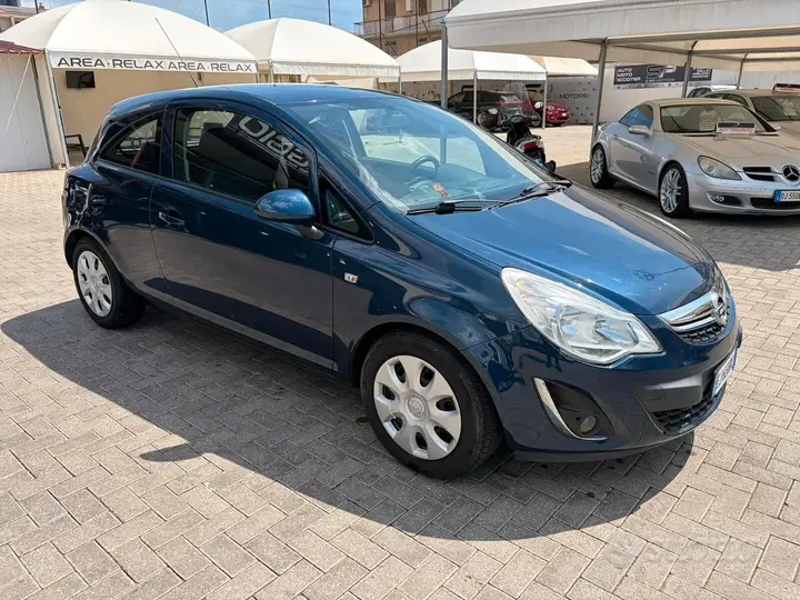 Opel Corsa 2011 photo 2