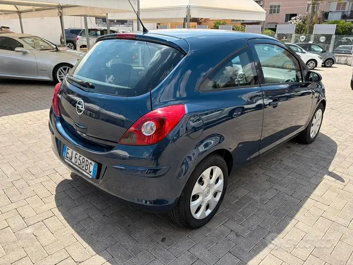 Opel Corsa 2011 photo 3