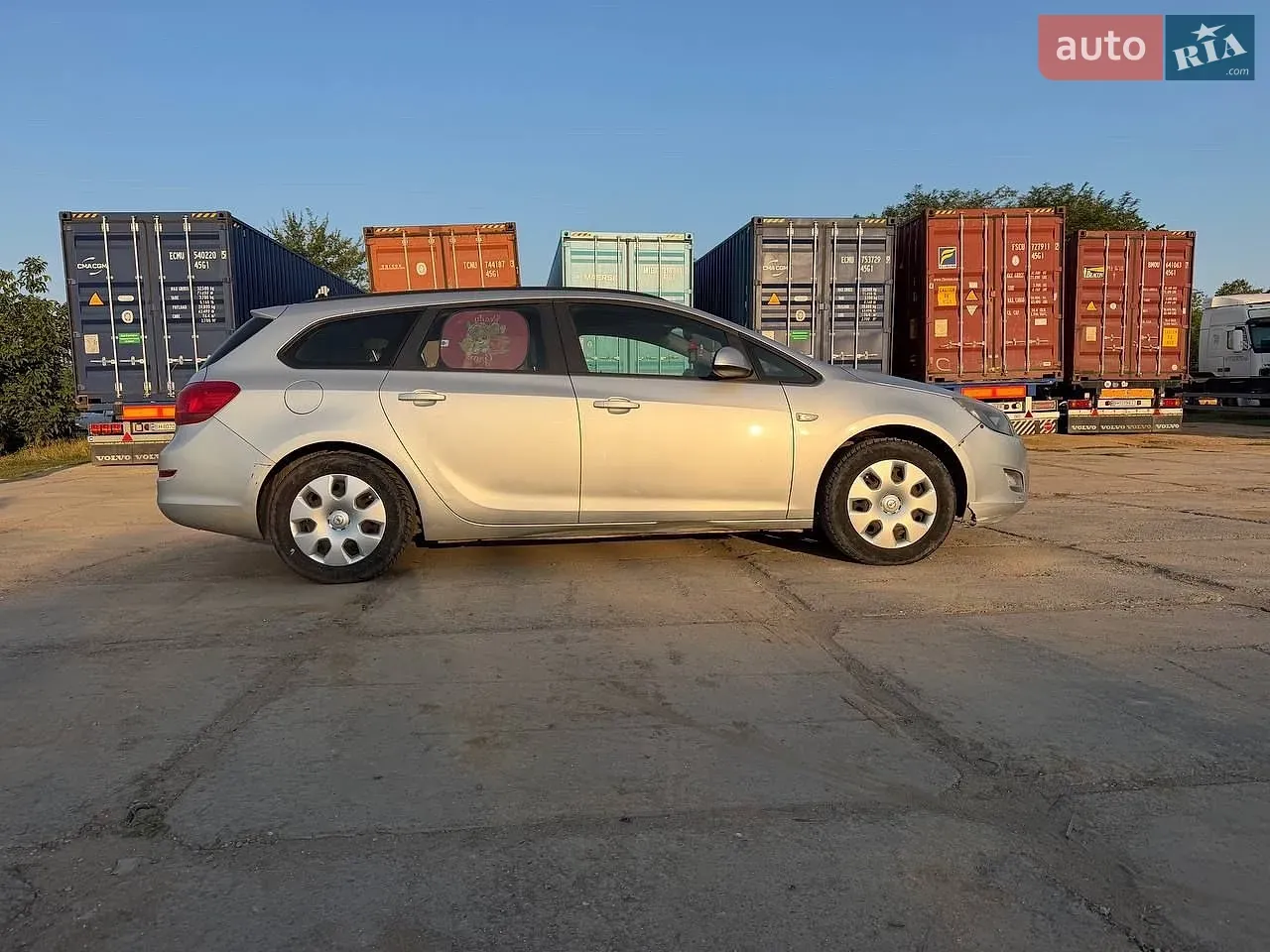 Opel Astra 2011 photo 4