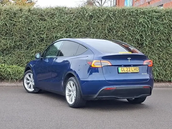 Tesla Model Y 2022 photo 2