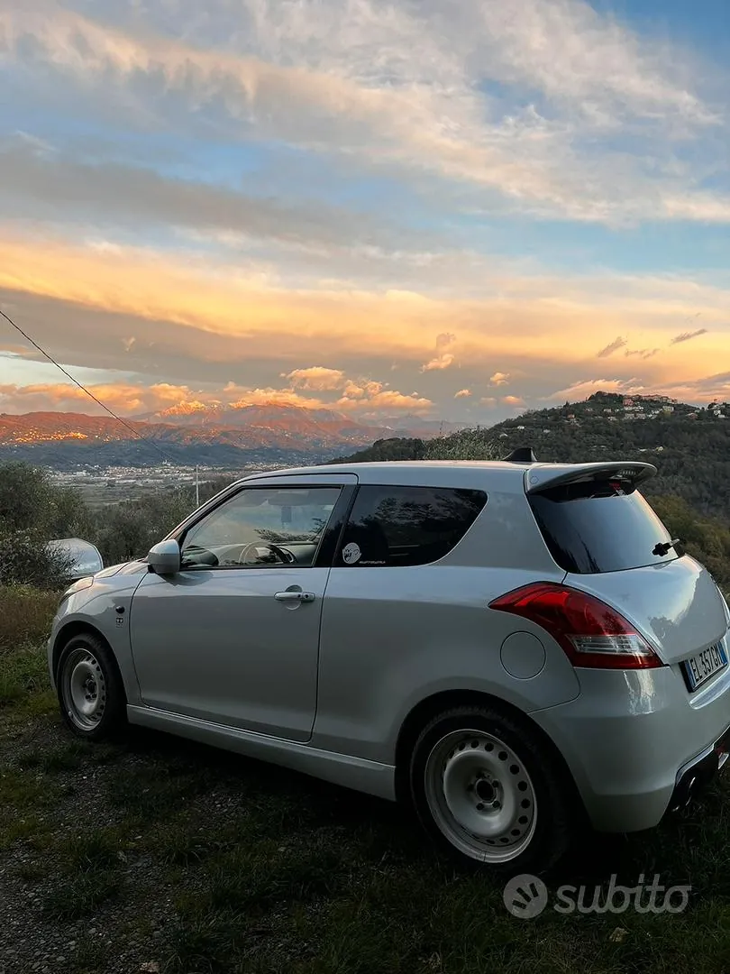 Suzuki Swift 2012 photo 5