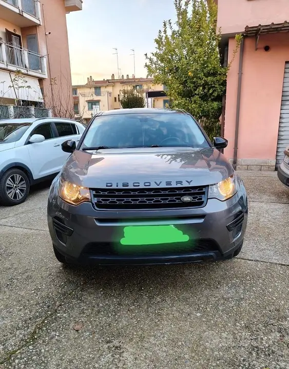 Land Rover Discovery Sport 2017 photo 3