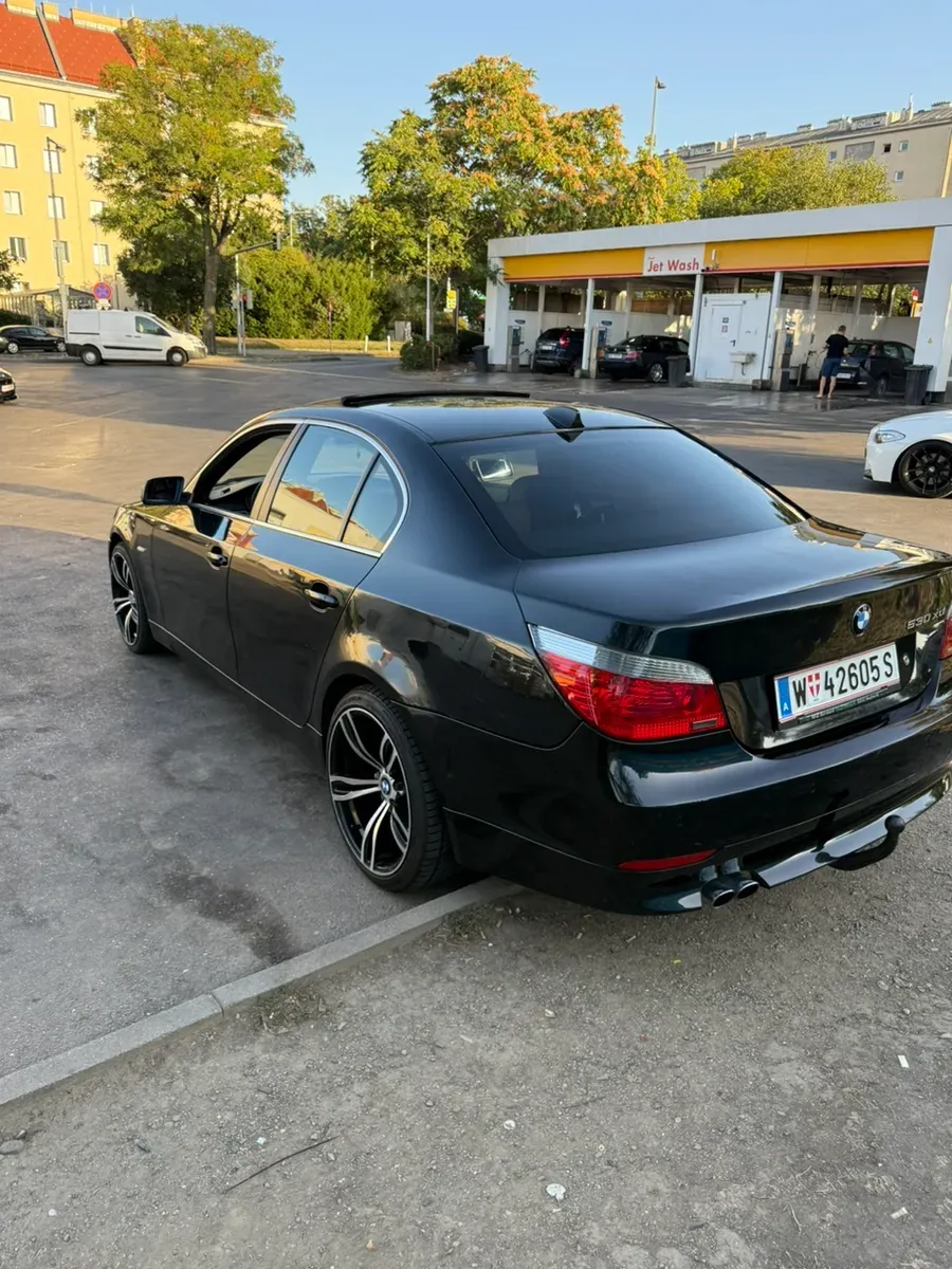 BMW 5 Series 2006 photo 2