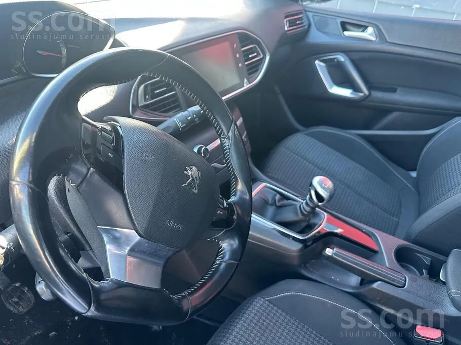 Peugeot 308 2018 photo 5