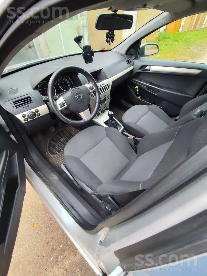 Opel Astra 2008 photo 3