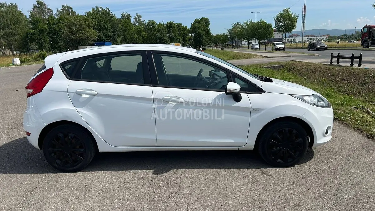 Ford Fiesta 2010 photo 3