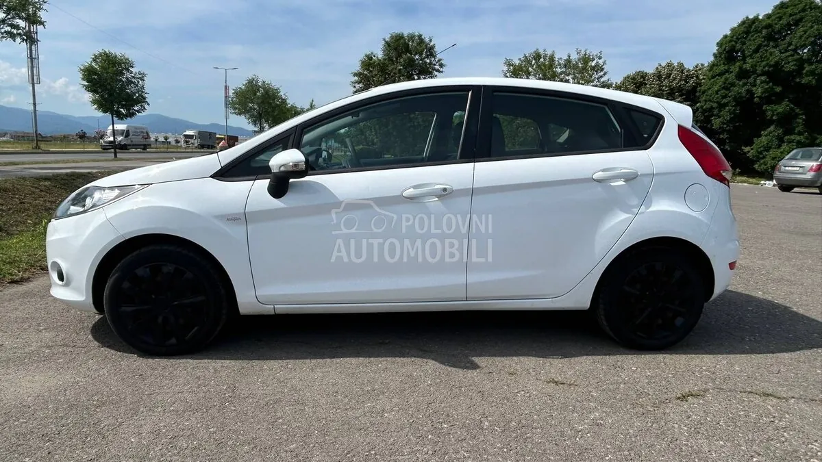 Ford Fiesta 2010 photo 4