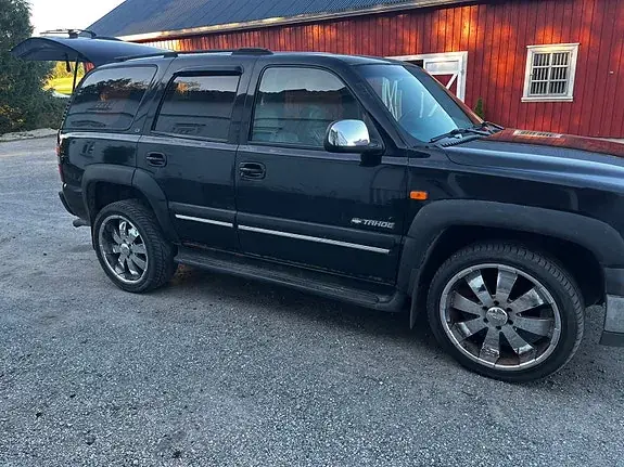 Chevrolet Tahoe 2000 photo 2