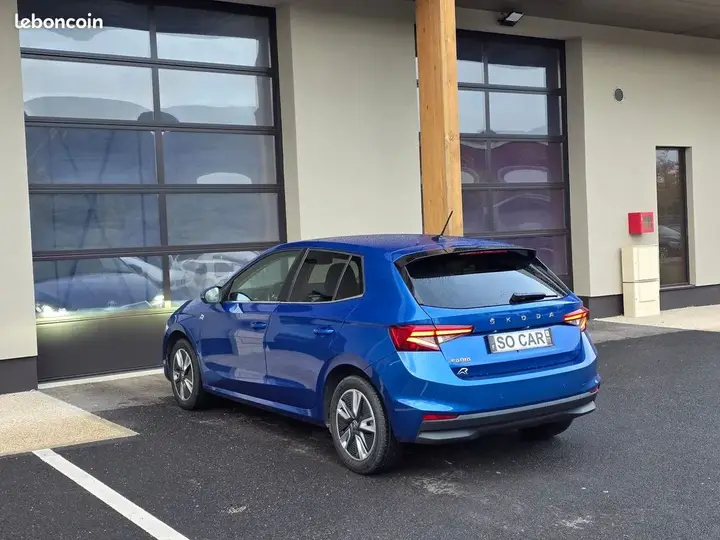 Skoda Fabia 2023 photo 2