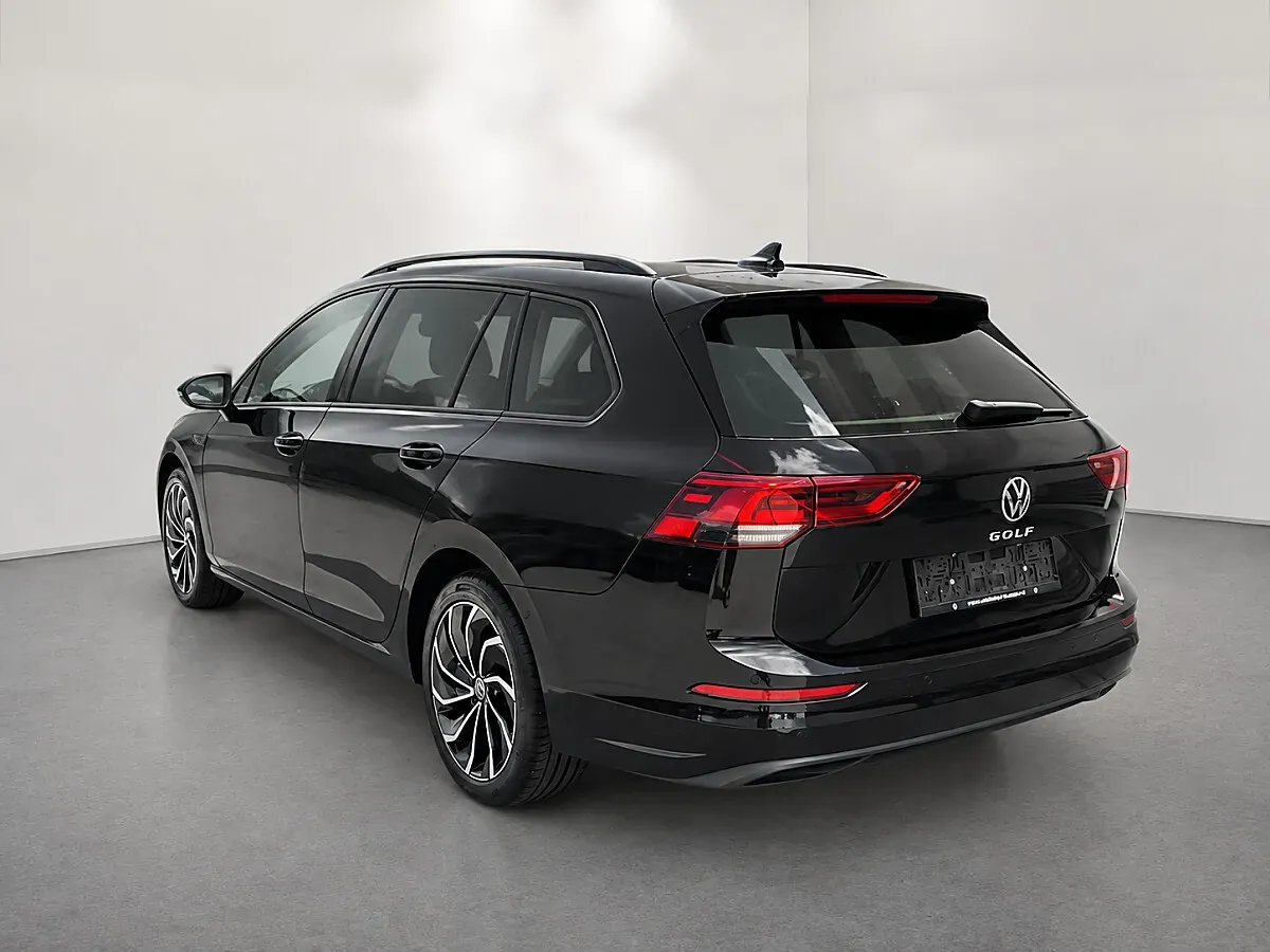 Volkswagen Golf 2024 photo 3