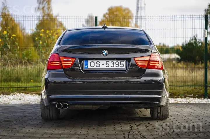 BMW 330 2011 photo 5