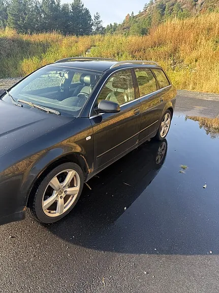 Audi A4 2004 photo 2