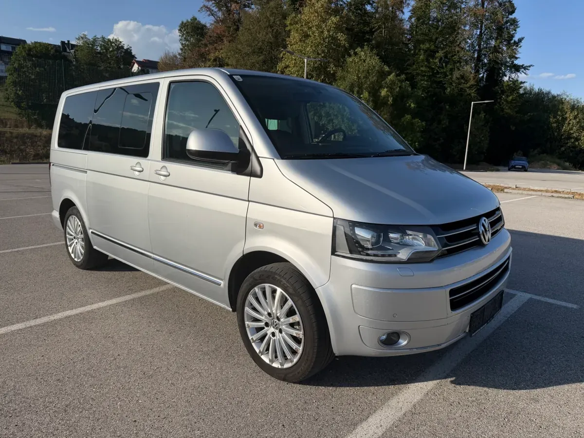 Volkswagen Multivan 2012 photo 2