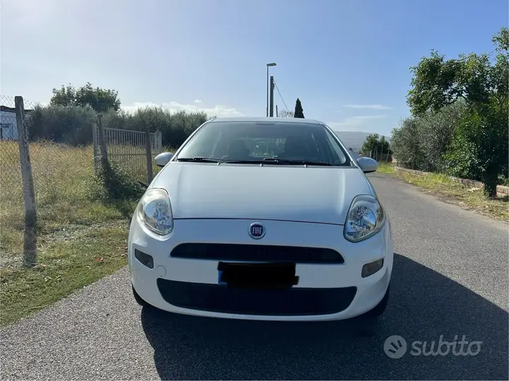 Fiat Punto 2015 photo 2