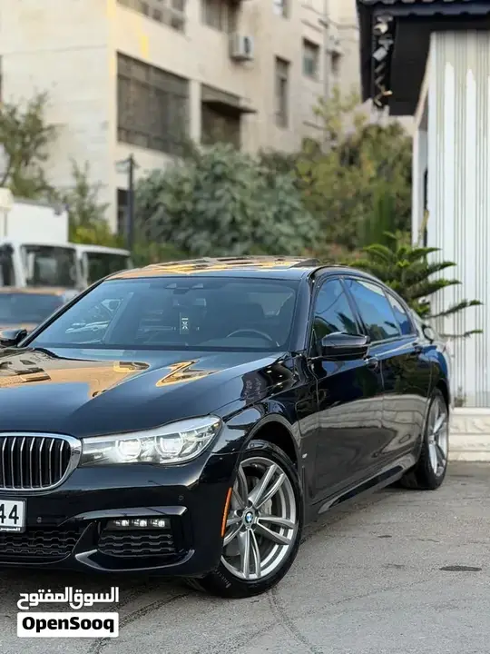 BMW 7 Series 2017 photo 2