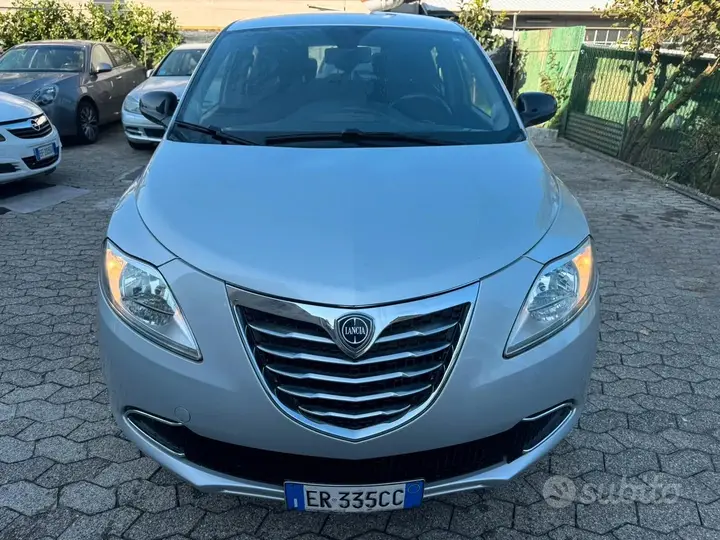 Lancia Ypsilon 2013 photo 2