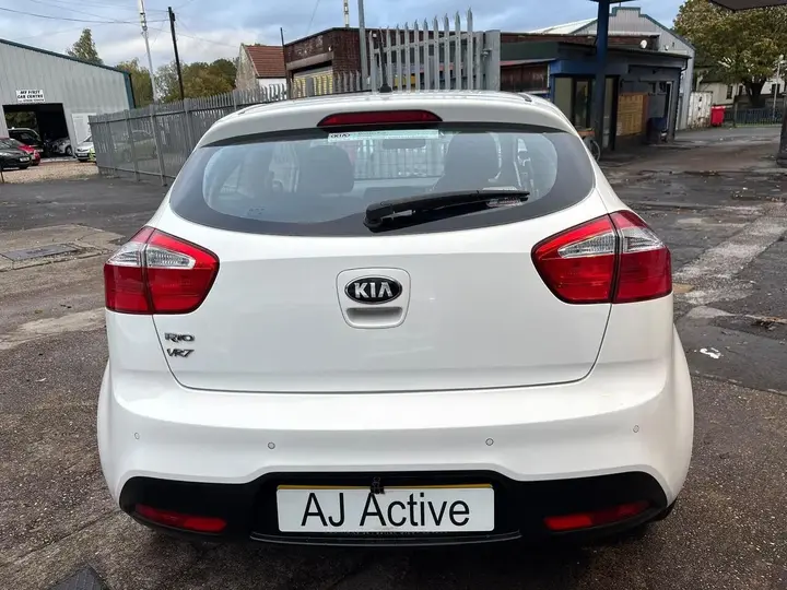 Kia Rio 2014 photo 4