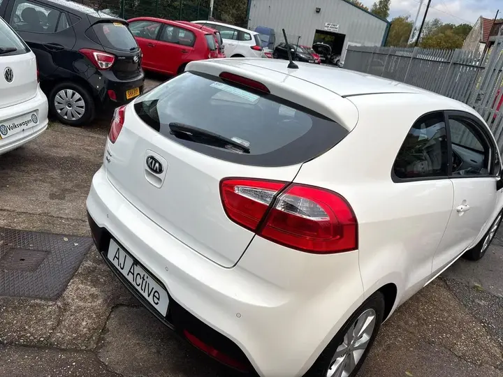 Kia Rio 2014 photo 2