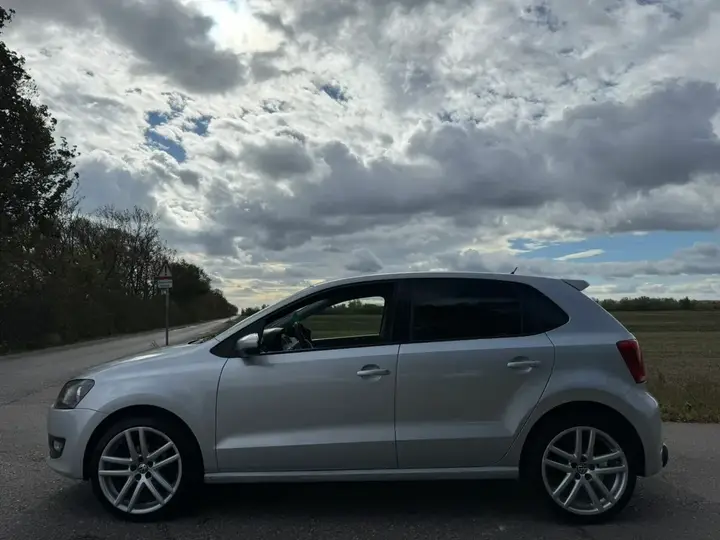 Volkswagen Polo 2009 photo 2