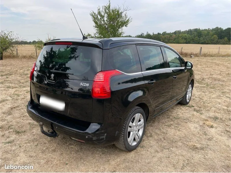 Peugeot 5008 2014 photo 2